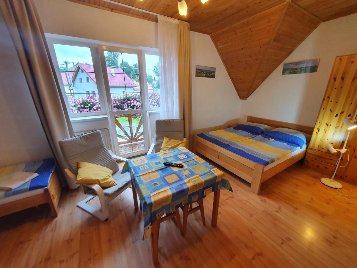 Appartamento Zlty Dom Vrbov Esterno foto
