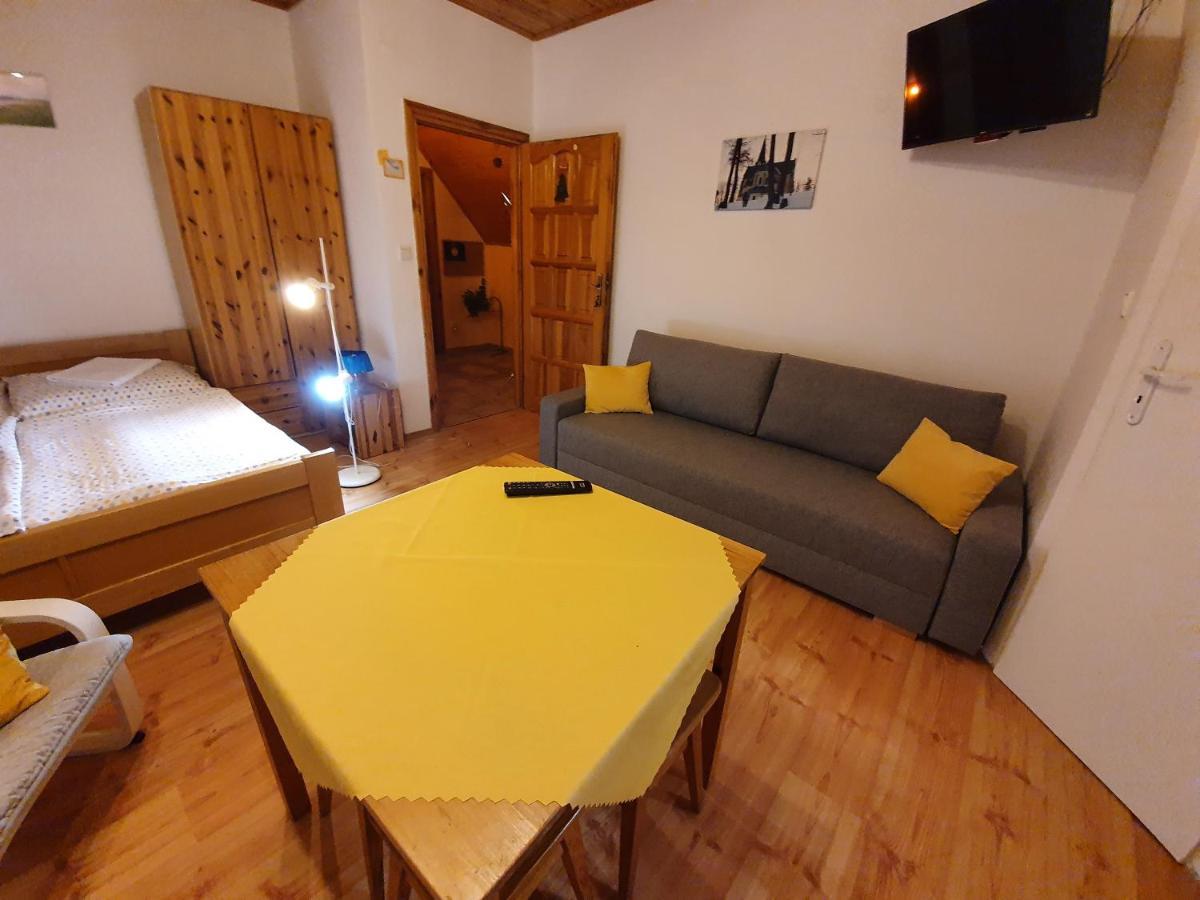 Appartamento Zlty Dom Vrbov Esterno foto