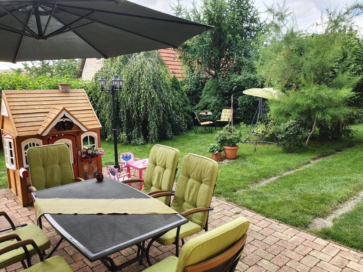 Appartamento Zlty Dom Vrbov Esterno foto
