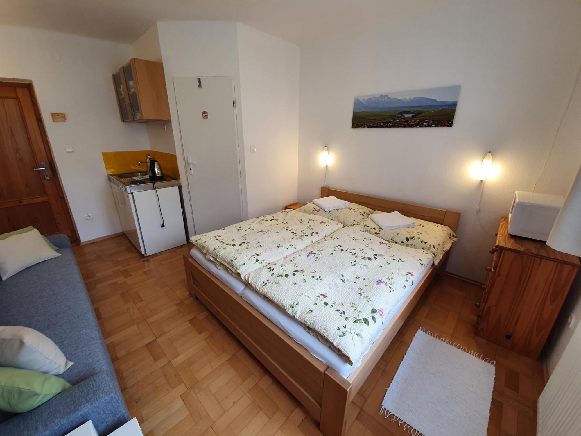 Appartamento Zlty Dom Vrbov Esterno foto
