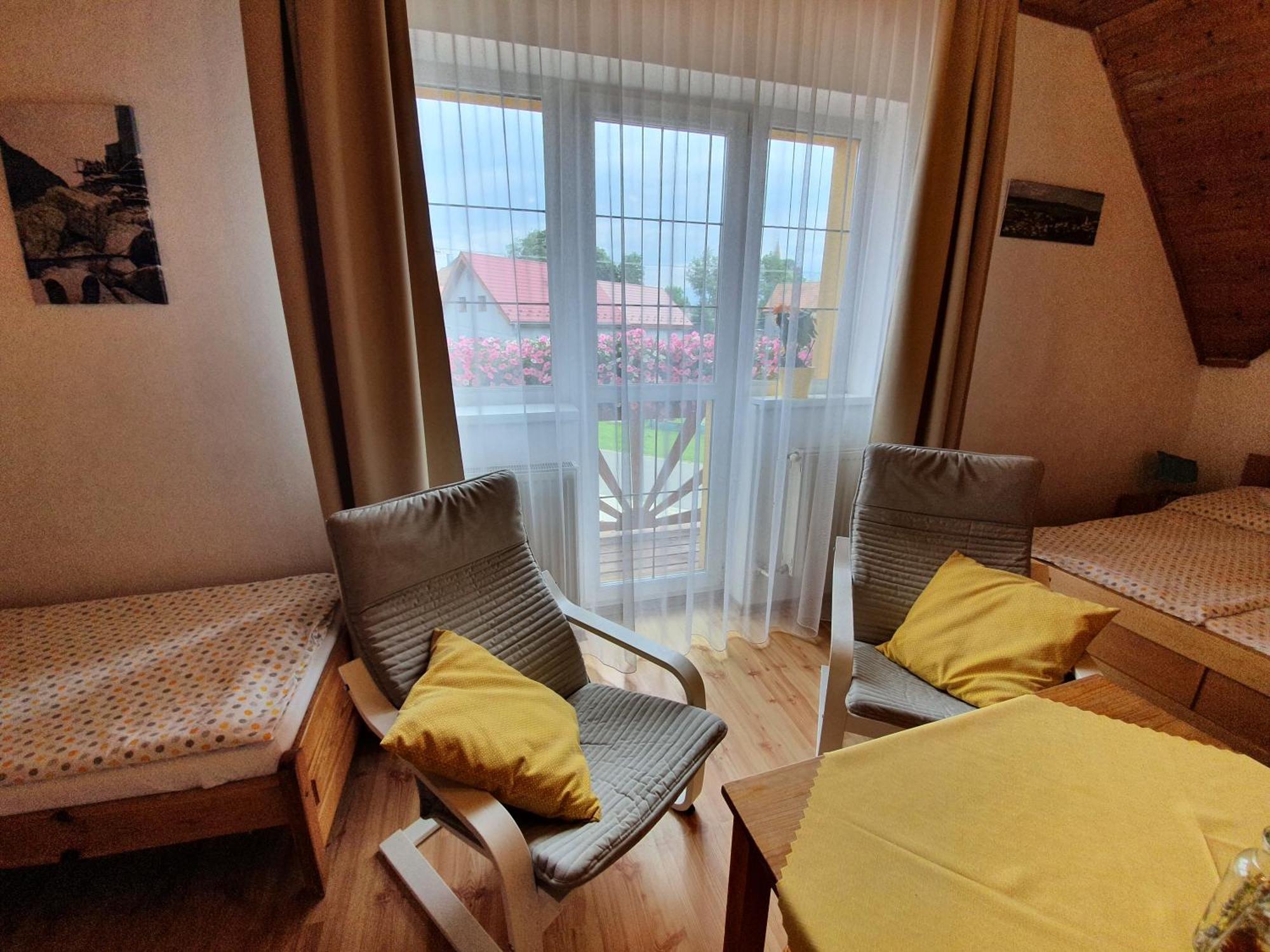 Appartamento Zlty Dom Vrbov Esterno foto