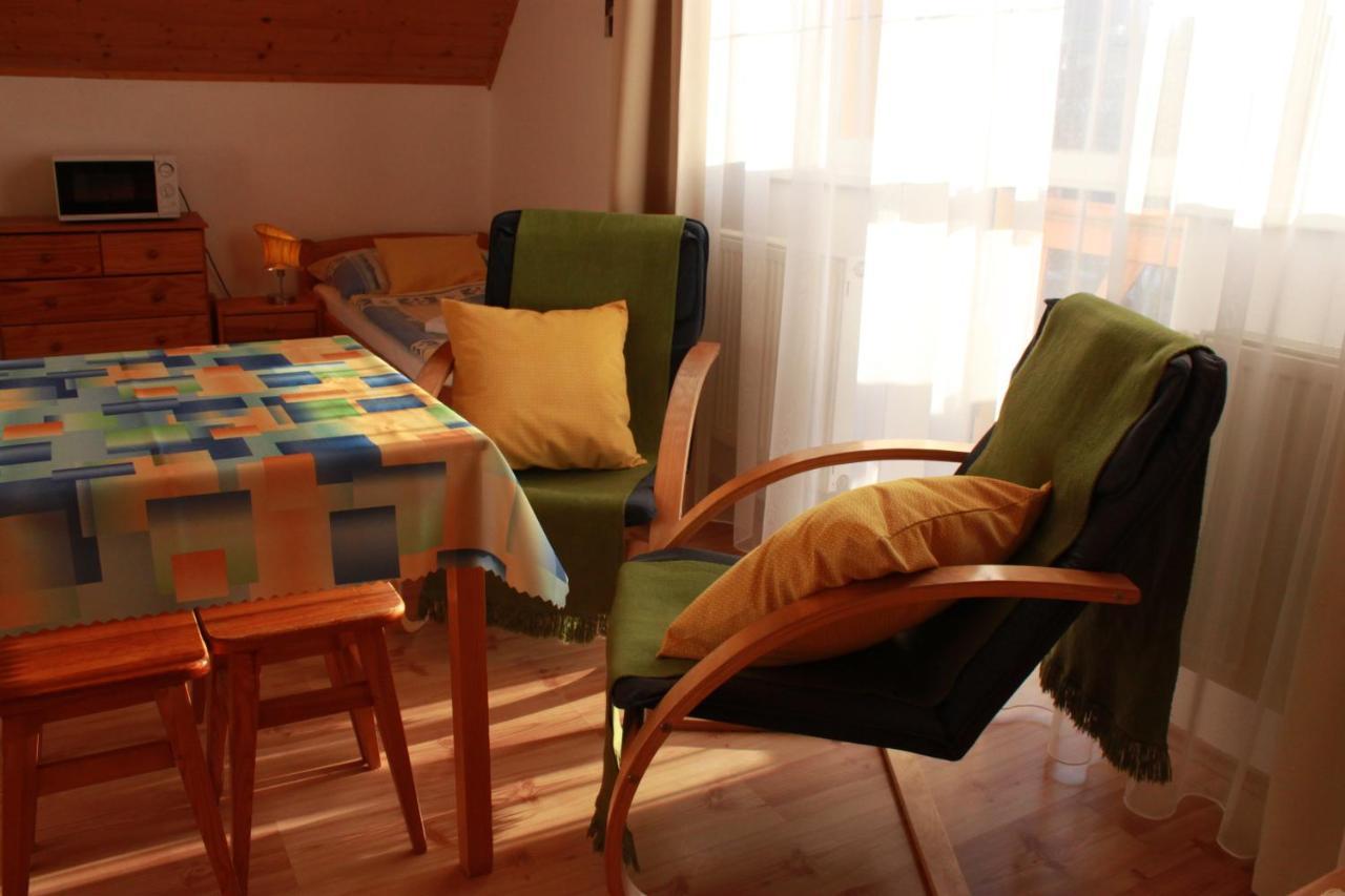 Appartamento Zlty Dom Vrbov Esterno foto