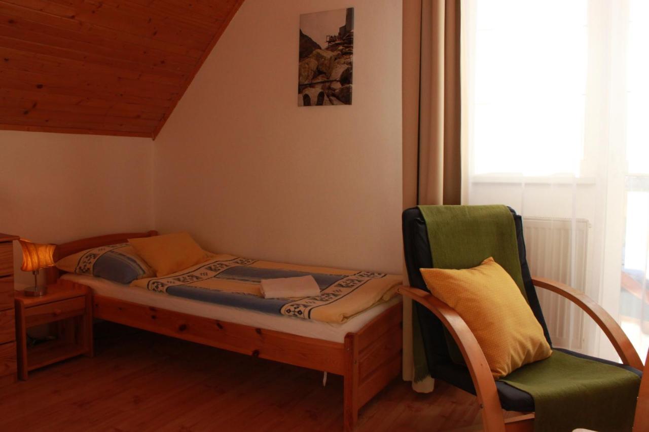 Appartamento Zlty Dom Vrbov Esterno foto