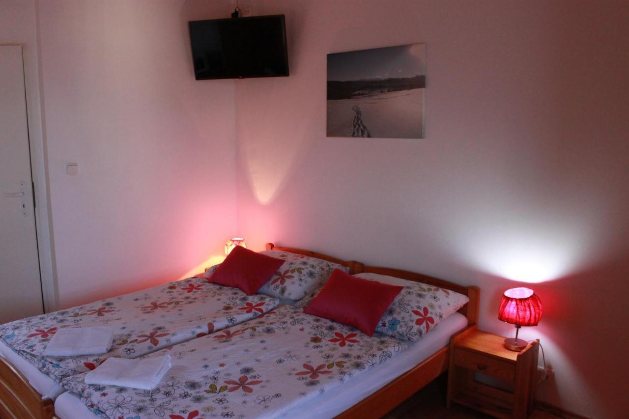 Appartamento Zlty Dom Vrbov Esterno foto