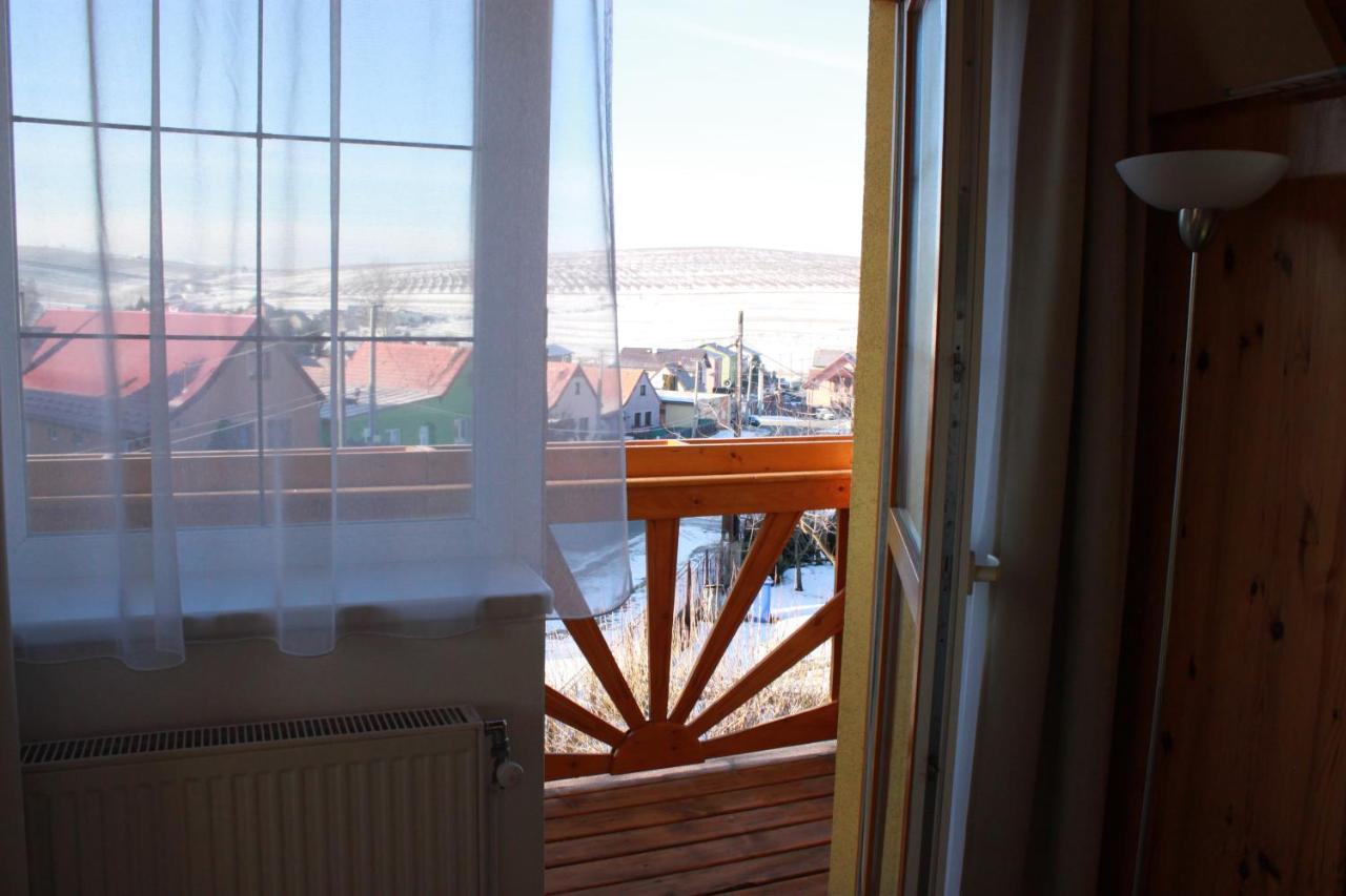 Appartamento Zlty Dom Vrbov Esterno foto